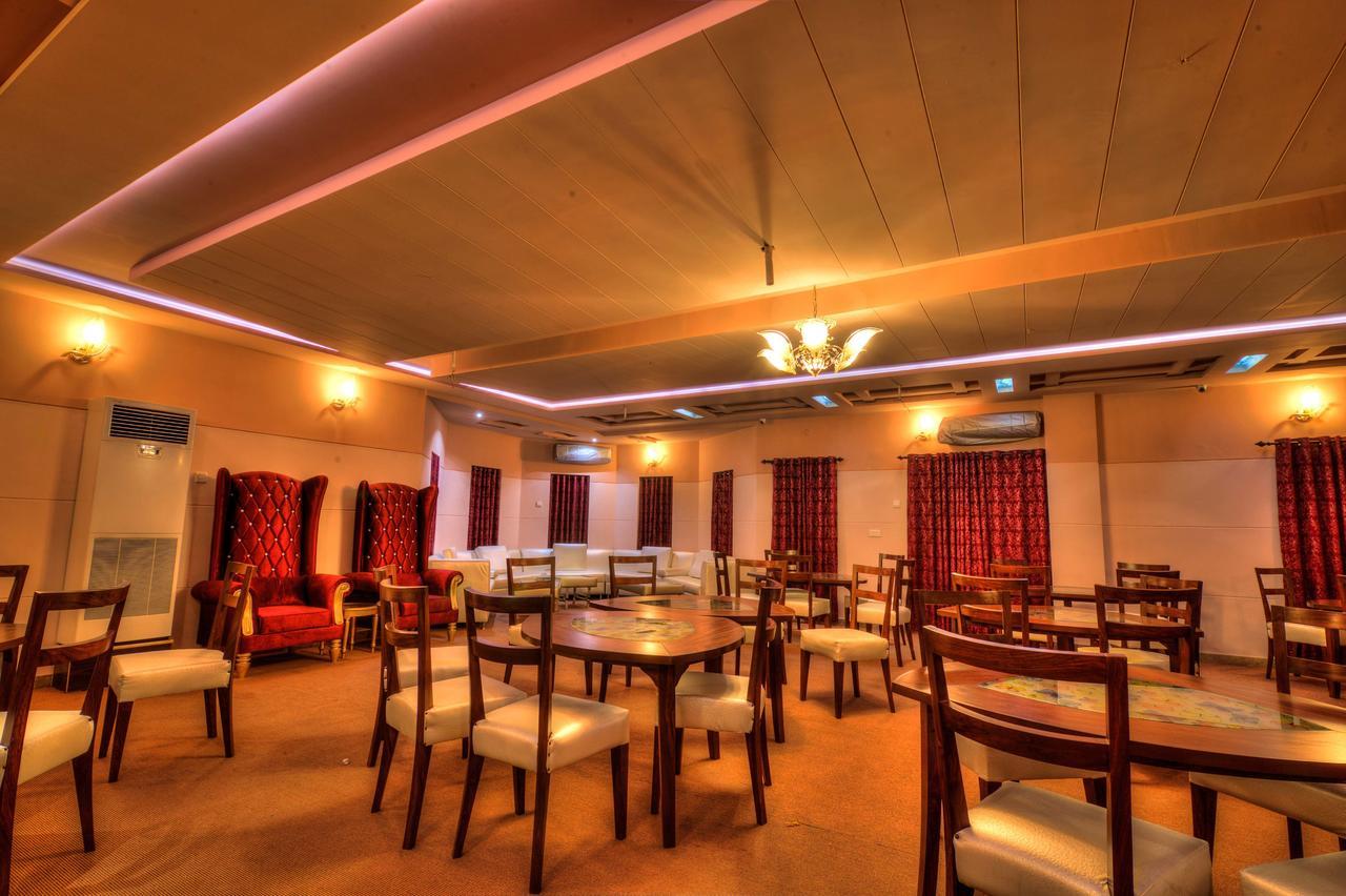 Midway Hotel & Restaurant Sadiqabad Exterior foto